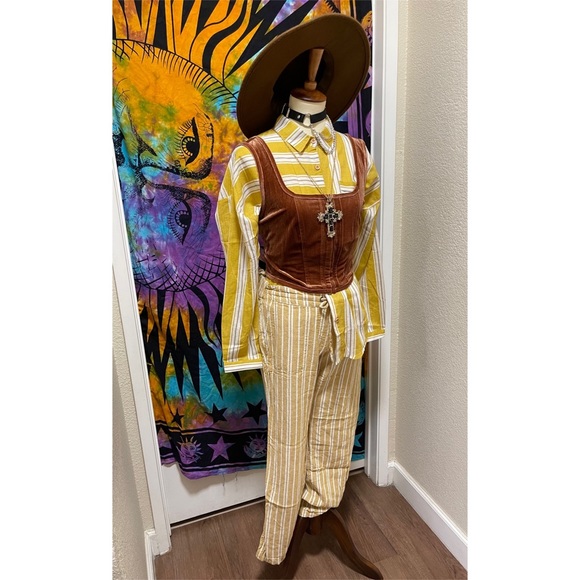 π Lovely modern striped button top - Picture 11 of 11